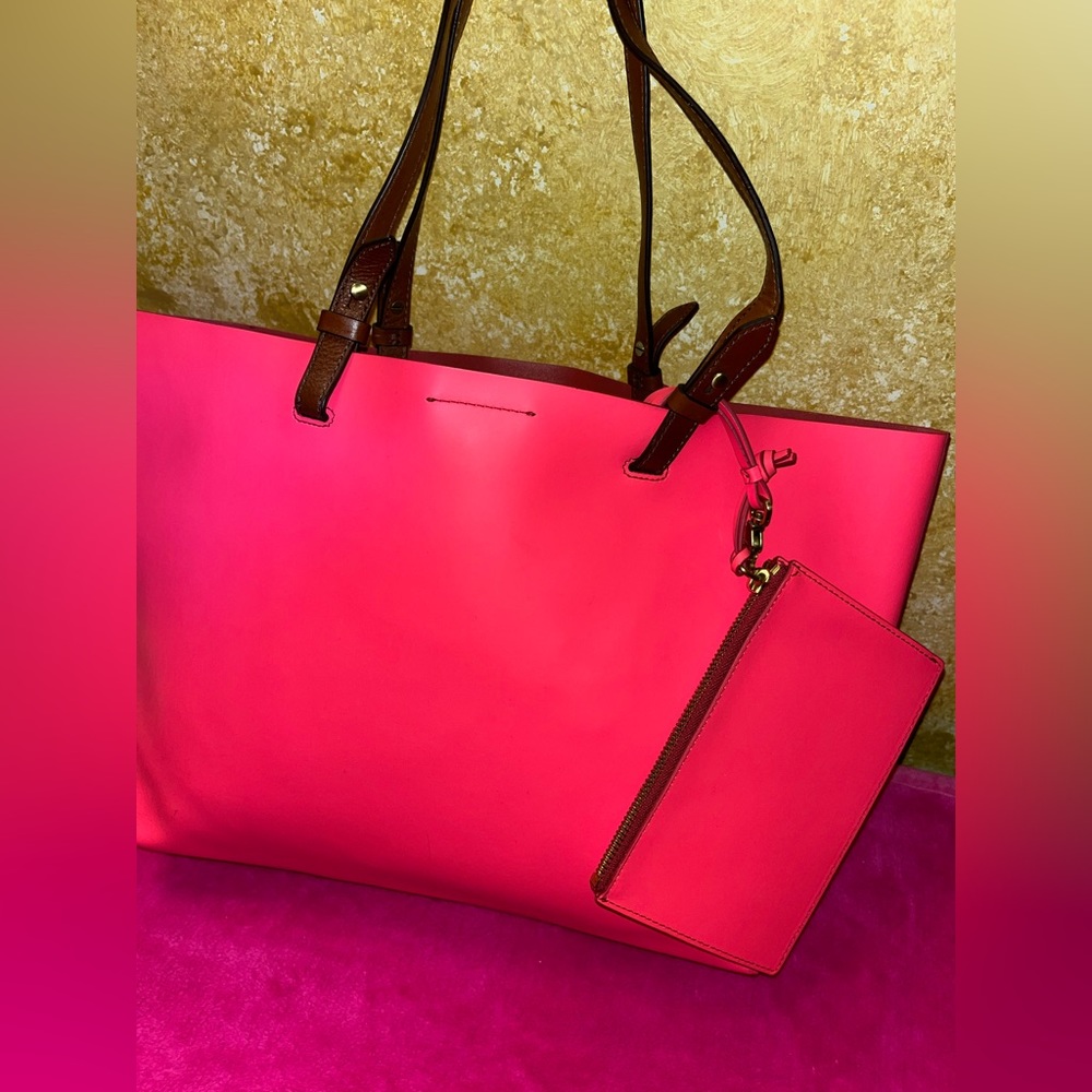 🏷️Fossil Rachel Neon Coral Leather W/
Pouch Tote/ Purse NWOT
